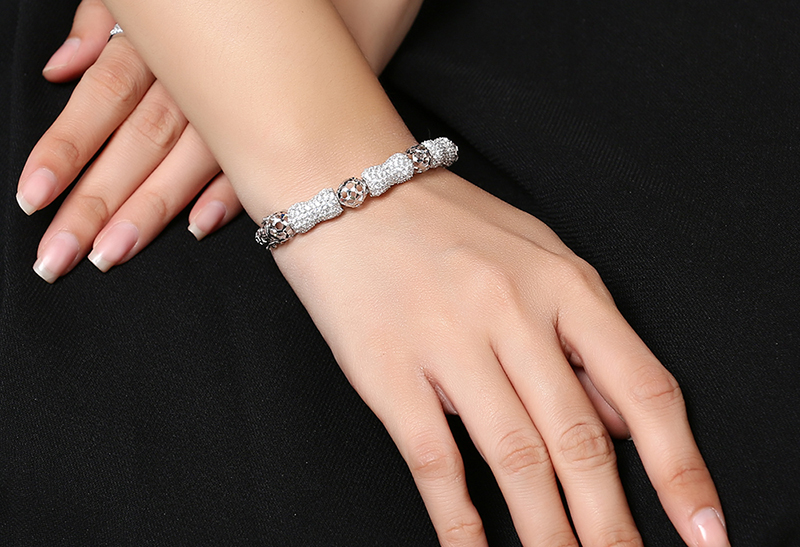 Vòng tay đính đá hạt tròn ghép xen kẽ